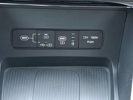 2025 Hyundai Tucson Platinum Automatic Plug in Hybrid with panomaric sunroof. €47,450 thumbnail