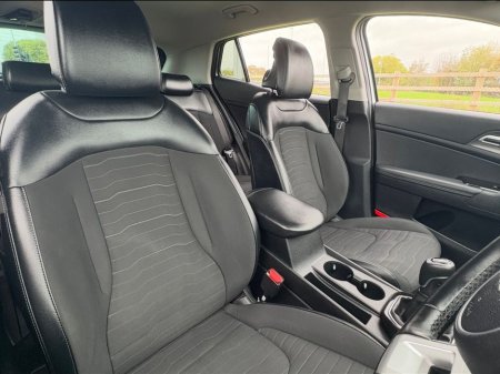 2023 Kia Sportage - thumbnail 7