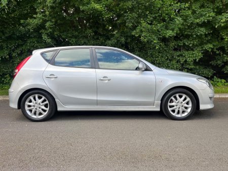 2011 Hyundai i30 1.6 CRDi 90hp Classic Eco €2,390 thumbnail