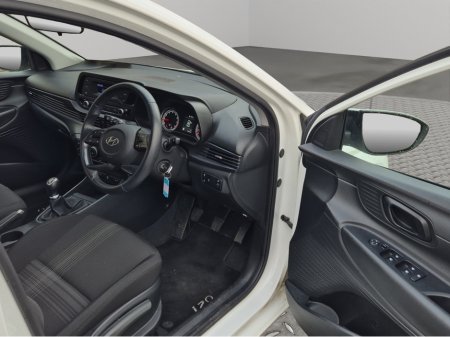 2021 Hyundai i20 CLASSIC *** ALLOYS *** AIRCON *** SERVICE HISTORY *** €16,950 thumbnail