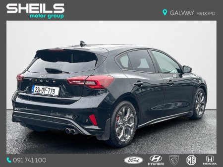 2022 Ford Focus - view 2