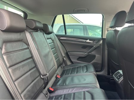 2020 Volkswagen Golf R-LINE 1.5 TSI MANUAL 6SPEED FWD 5DR 150HP 5 €23,950 thumbnail