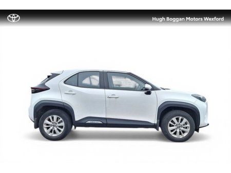 2023 Toyota Yaris Cross - thumbnail 3