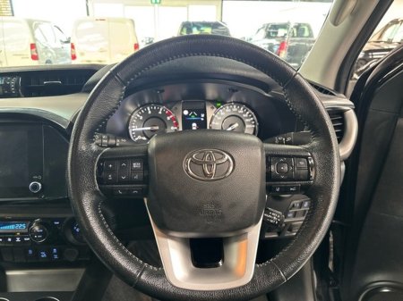 2024 Toyota Hilux - thumbnail 9