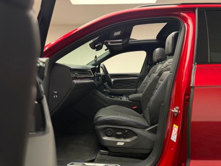 2025 Volkswagen Touareg - thumbnail 13