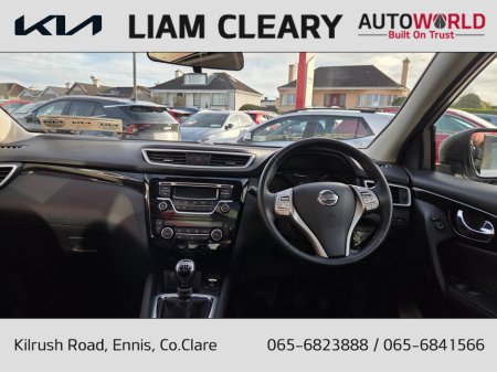 2016 Nissan Qashqai 1.2 SV MY16 E6 4DR €10,900 thumbnail