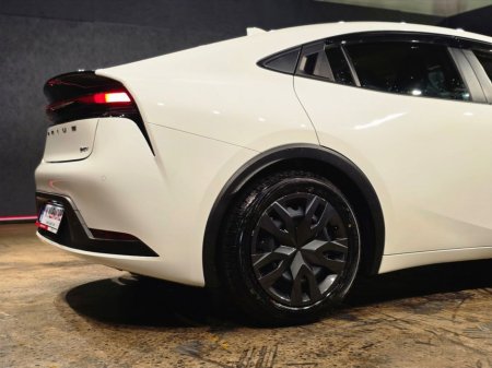 2023 Toyota Prius - thumbnail 10