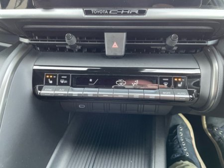 2024 Toyota C-HR - thumbnail 12