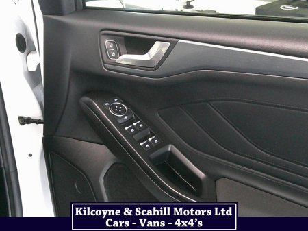 2020 Ford Focus - thumbnail 23