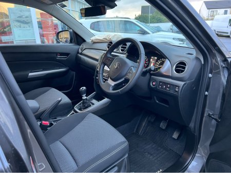 2025 Suzuki Vitara 1.4 B/JET HYBRID MOTION €29,450 thumbnail