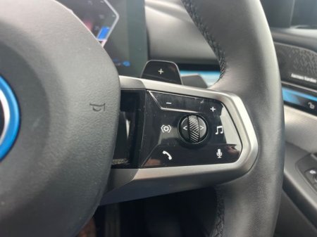 2024 BMW 5 Series - thumbnail 17