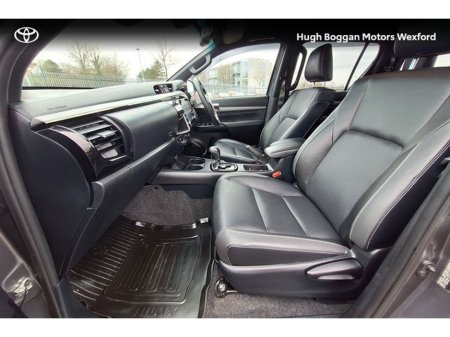 2023 Toyota Hilux - thumbnail 6
