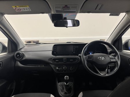 2022 Hyundai i10 i10 Deluxe Plus w.2 Tone Roof €17,950 thumbnail