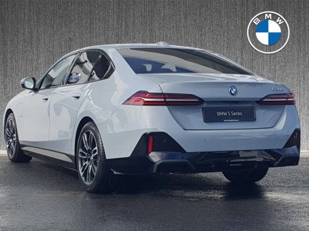 2026 BMW 5 Series - thumbnail 2