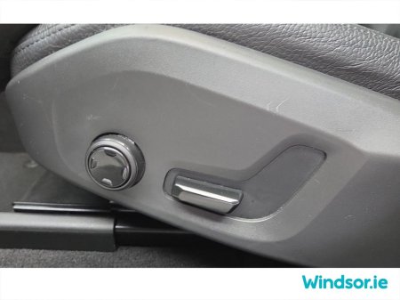 2024 Volvo XC60 Plus+ T6 Recharge AWD 350BHP Plus Twin Engine €54,495 thumbnail