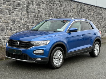 2022 Volkswagen T-Roc DESIGN 1.0 TSI 110HP 5DR €23,950 thumbnail