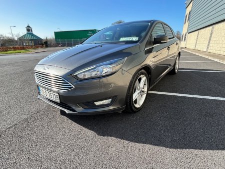 2017 Ford Focus - thumbnail 8