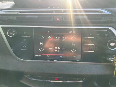 2017 Citroen C4 BlueHDi 100 Touch €9,995 thumbnail