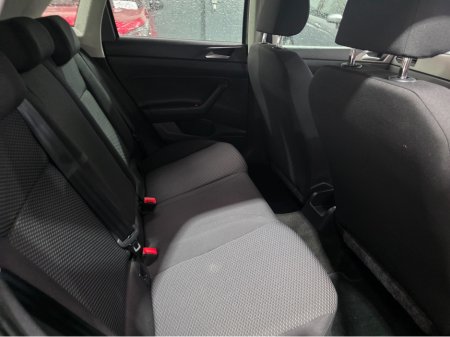 2019 Volkswagen Polo TRENDLINE 1.0 MANUAL 5SPEED 65HP 5DR €15,500 thumbnail