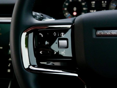 2025 Land Rover Range Rover Evoque 1.5 I3 PHEV 269 PS Dynamic SE €59,950 thumbnail