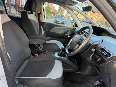 2016 Citroen Grand C4 Picasso 7 Seater, High Spec VTR+ SS, New Nct 01/2028, New Timing Belt, Only 136kms, Bluetooth, Cruise Control, Parking Sensors, A/C, Alloys, Ideal Family Car, Finance Available, Service & Warranty Included, €8,950 thumbnail