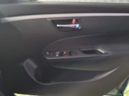 2012 Suzuki Swift - thumbnail 15