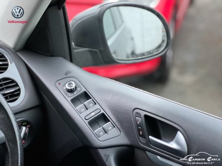 2014 Volkswagen Tiguan SPORT 2.0 TDI MANUAL 6SPEED FWD 110HP 5DR €9,950 thumbnail