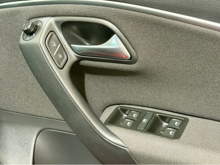 2017 Volkswagen Polo - thumbnail 3