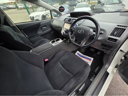 2014 Toyota Prius Alpha - thumbnail 19