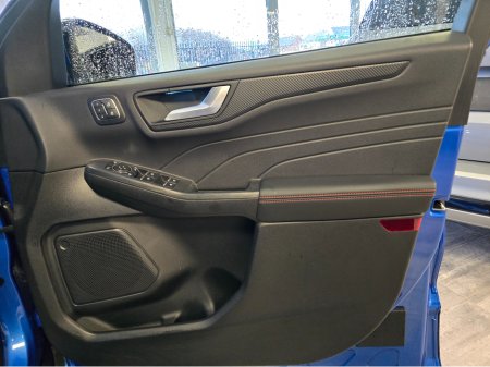 2025 Ford Kuga ST-LINE  X Power Pan Roof €42,900 thumbnail