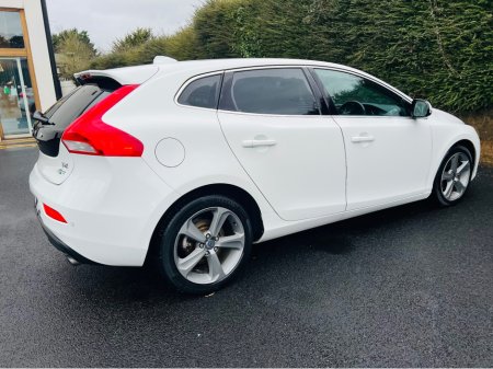 2015 Volvo V40 PRIVACY GLASS //  // REVERSE CAM €12,950 thumbnail