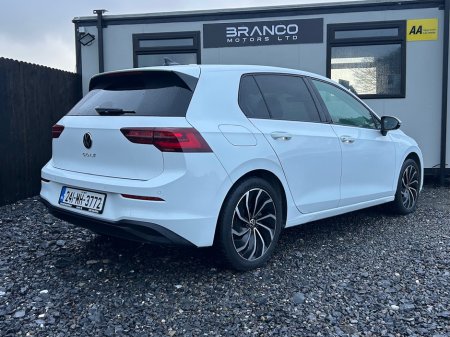 2024 Volkswagen Golf Volkswagen Golf Style DSG 2.0 TDI 2024 €30,950 thumbnail