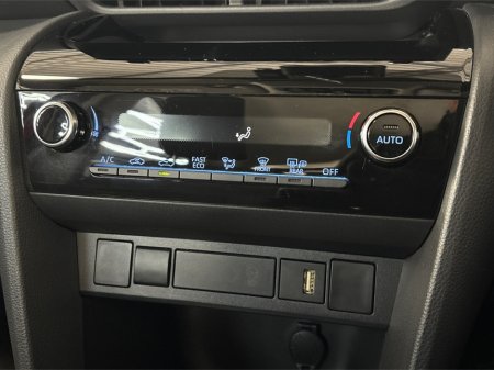 2023 Toyota Yaris CR LUNA**TOUCHSCREEN BLUETOOTH MEDIA**SEMI DIGITAL DASH**REVERSE CAMERA**PARKING SENSORS**MULTIFUNCTIONAL STEERING WHEEL**CRUISE CONTROL**KEYLESS START*8AUTO LIGHTS**AUTO WIPERS**ISOFIX** €26,795 thumbnail