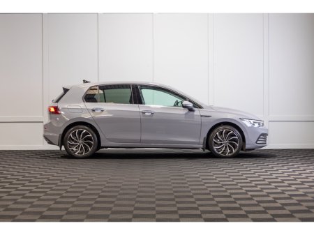 2023 Volkswagen Golf 2.0 TDI 115HP Style €28,450 thumbnail