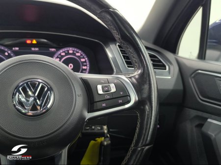 2017 Volkswagen Tiguan (171) R-LINE 2.0 TDI **4MOTION 240BHP**DSG AUTO €24,995 thumbnail