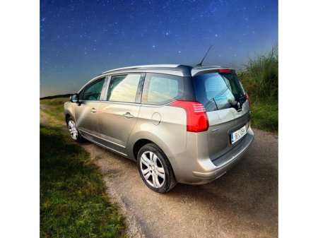 2016 Peugeot 5008 1.6 Blue Hdi 120 Active €8,899 thumbnail