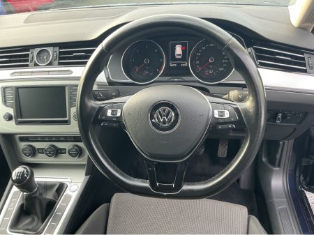 2015 Volkswagen Passat - thumbnail 14