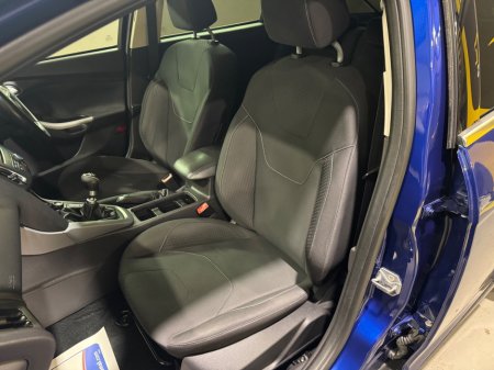 2015 Ford Focus - thumbnail 9