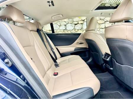 2021 Lexus ES 300 H DYNAMICS!! 1 YR HYBRID WARRANTY !! €29,900 thumbnail