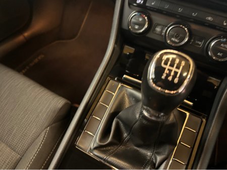 2017 Skoda Superb - thumbnail 13