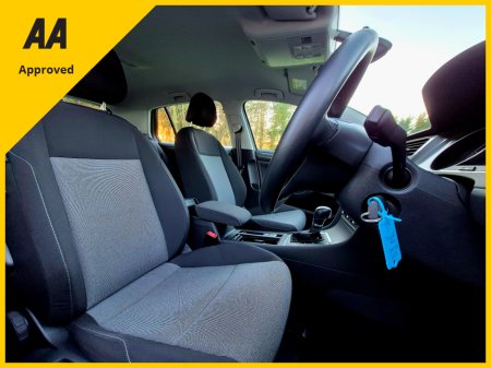 2016 Volkswagen Golf 30,000km+Auto+Warranty €14,995