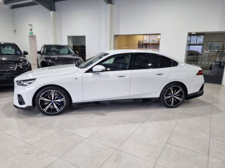 2025 BMW i5 - thumbnail 3