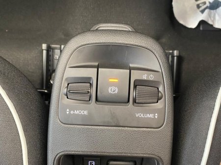 2025 Fiat 500e Icon 42KWH 3DR Auto €19,950 thumbnail