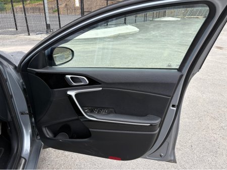 2022 Kia Ceed - thumbnail 11