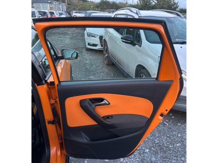 2011 Volkswagen Polo - thumbnail 13