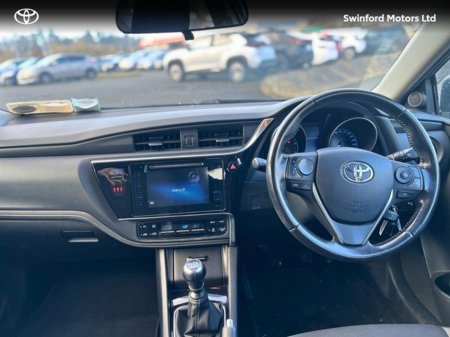 2016 Toyota Auris AURIS 1.4D-4D LUNA €13,950 thumbnail