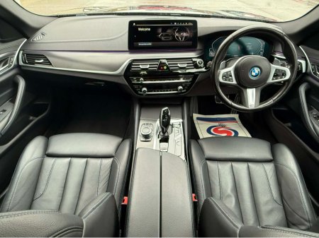2022 BMW 5 Series - thumbnail 10