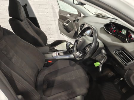 2016 Peugeot 308 - thumbnail 10