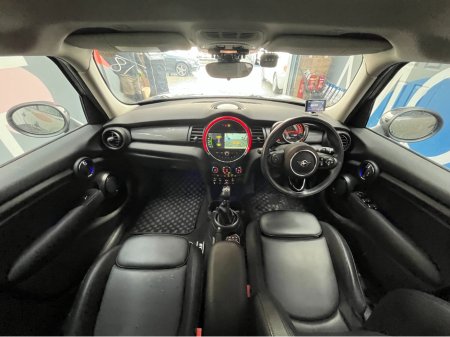 2018 MINI Cooper €17950 2018 MINI COOPER 1.5 AUTOMATIC / CRUISE CONTROL / REVERSE CAMERA / AMBIENT LIGHTS AND MORE €17,950 thumbnail