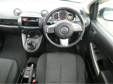 2013 Mazda Mazda2 - thumbnail 16